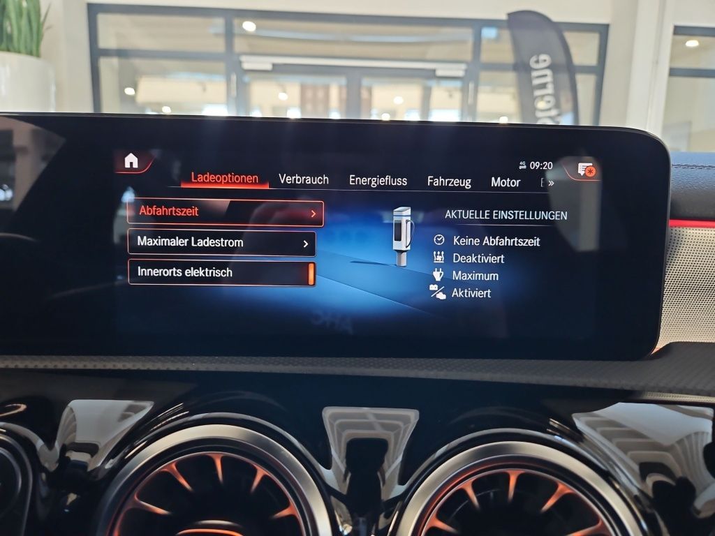 Fahrzeugabbildung Mercedes-Benz A 250 e AMG Night Navi HUD LED Sound SHZ Sport