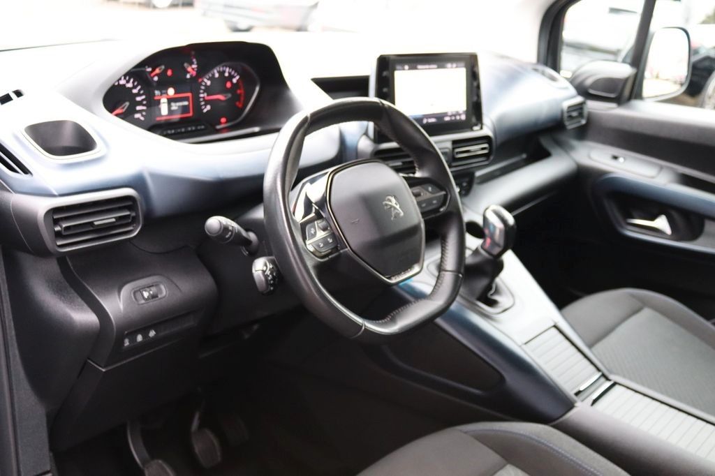 Fahrzeugabbildung Peugeot Rifter 1.5 BlueHdi KLIMAAUTOMAT. NAVI KAMERA PDC