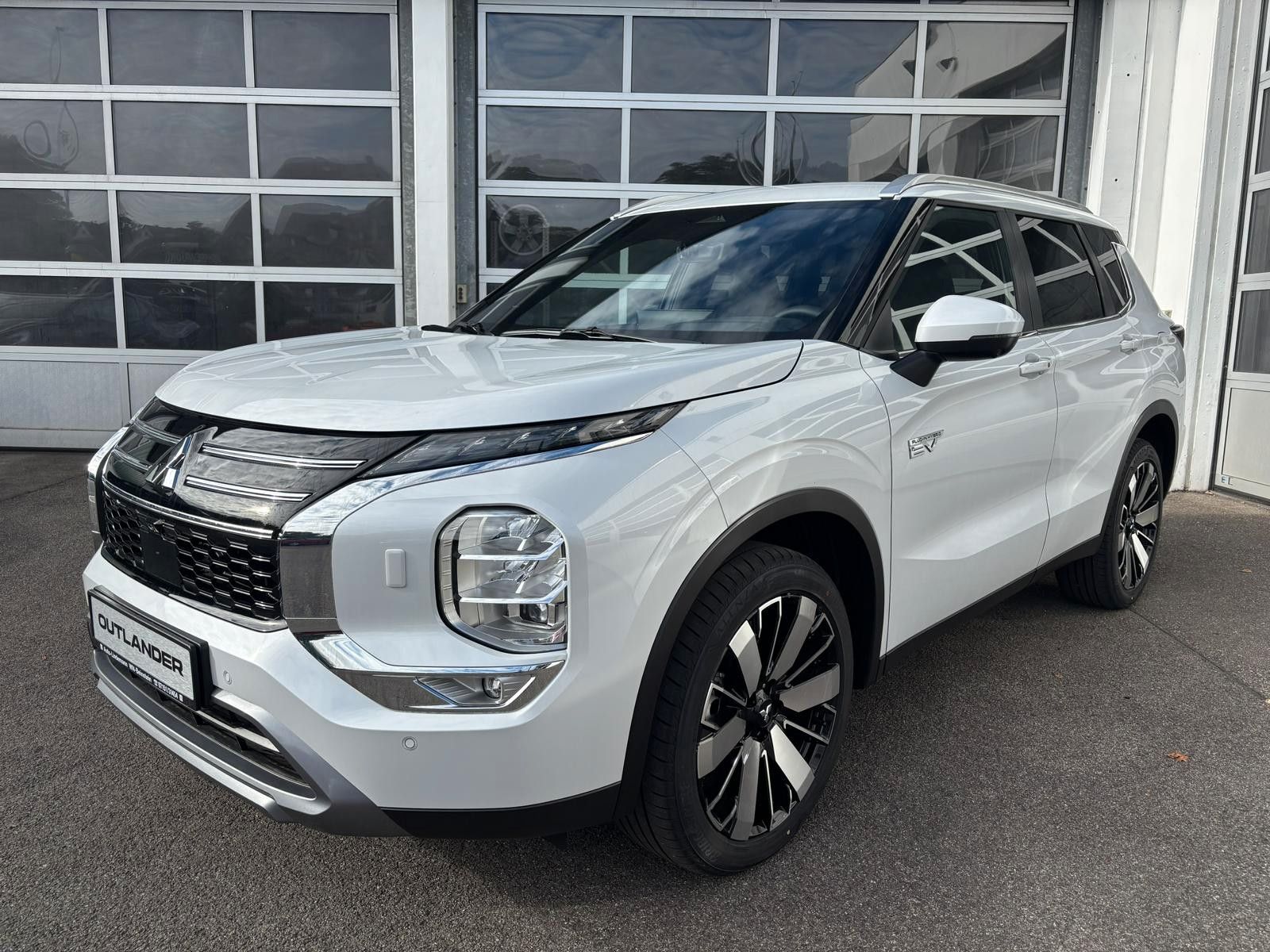 Mitsubishi Outlander 2.4 Plug-in Hybrid 4WD Select