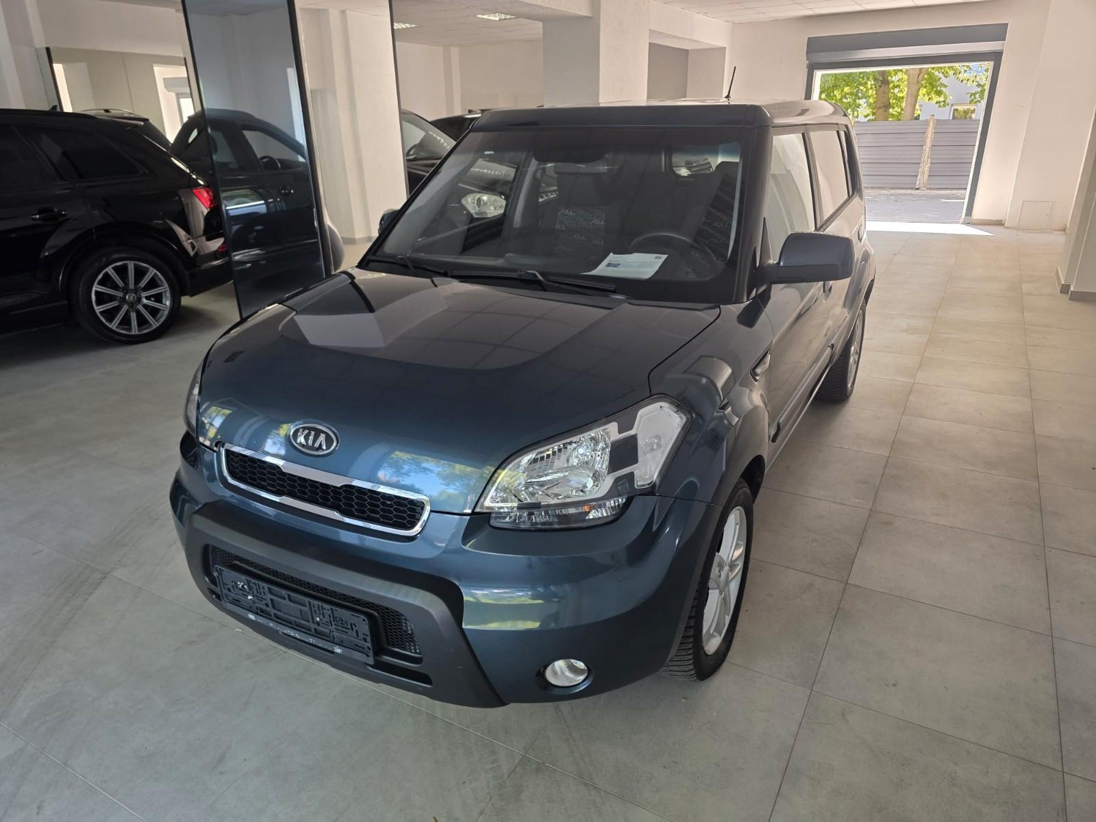 Kia Soul 2009 — rear view