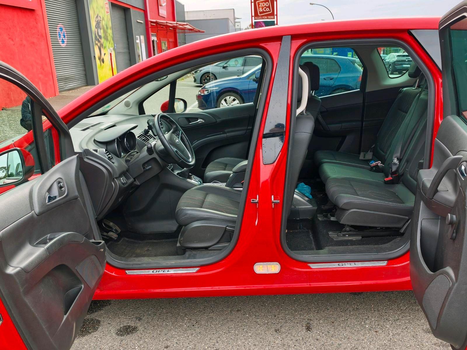 Opel Meriva 2012 — interior
