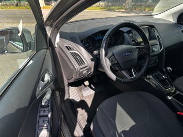 Ford Focus - 11