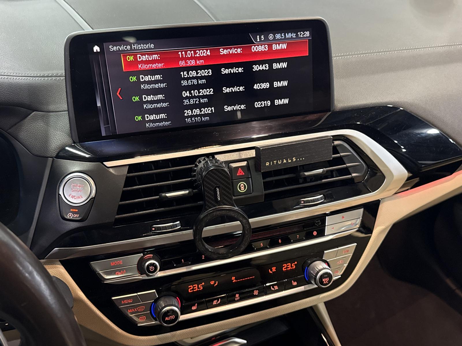 BMW X3 M40 i +PANO+STANDHEIZ.+AHK+360*KAMERA+