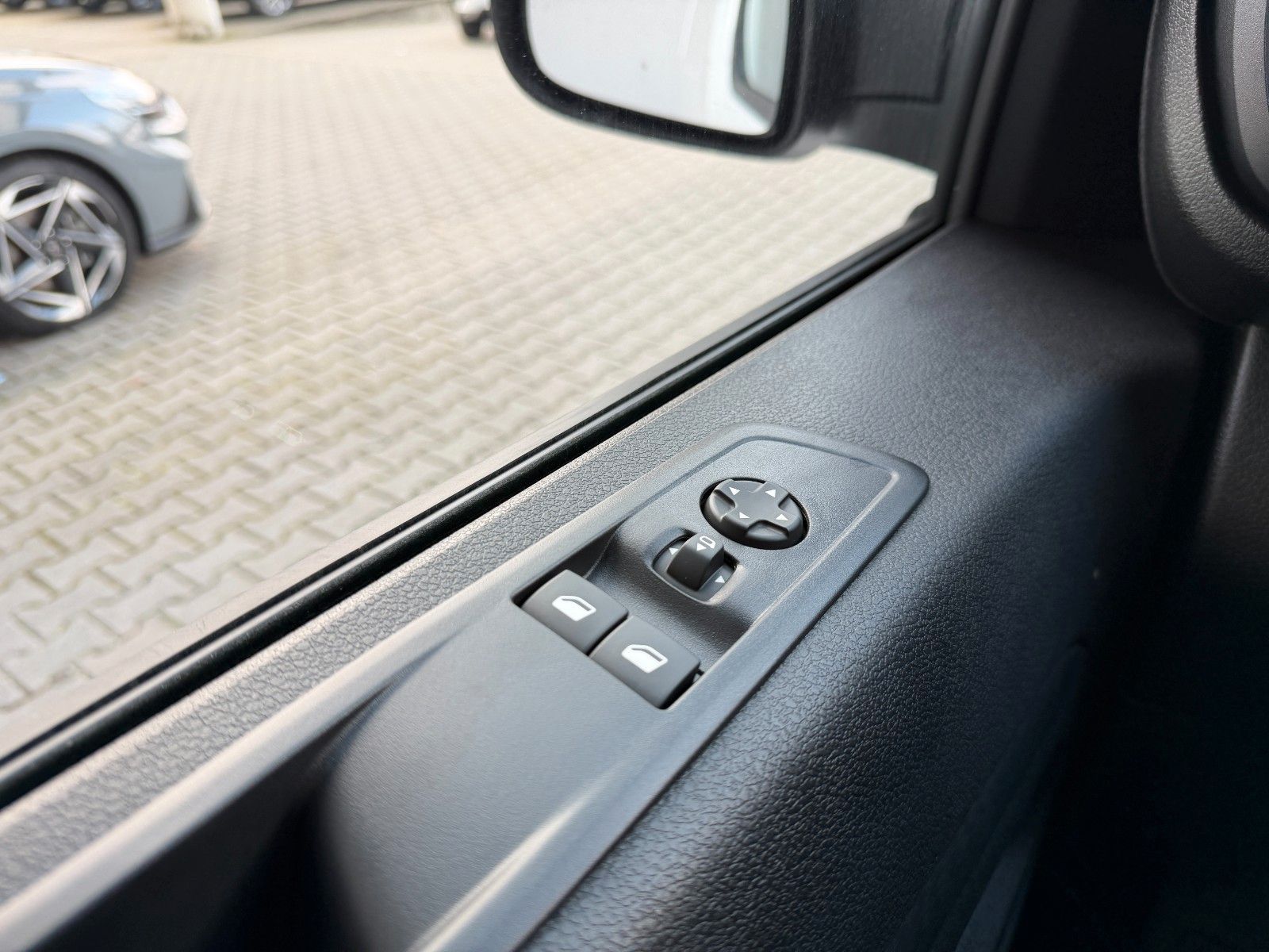 Fahrzeugabbildung Opel Vivaro Kasten 1.5 D (L2) Basis M Kamera,LED,PDC