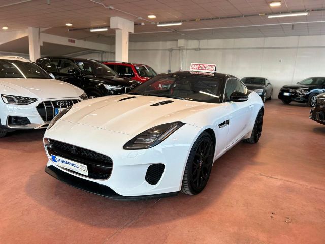 Jaguar F-Type Coupé 2.0 300 cv aut. CUP