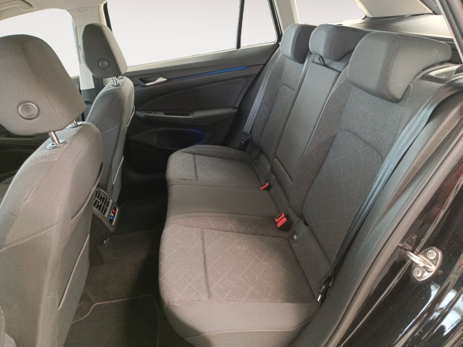 Fahrzeugabbildung Volkswagen Golf Variant 1.5 TSI Life *ACC*19Zoll*Winter