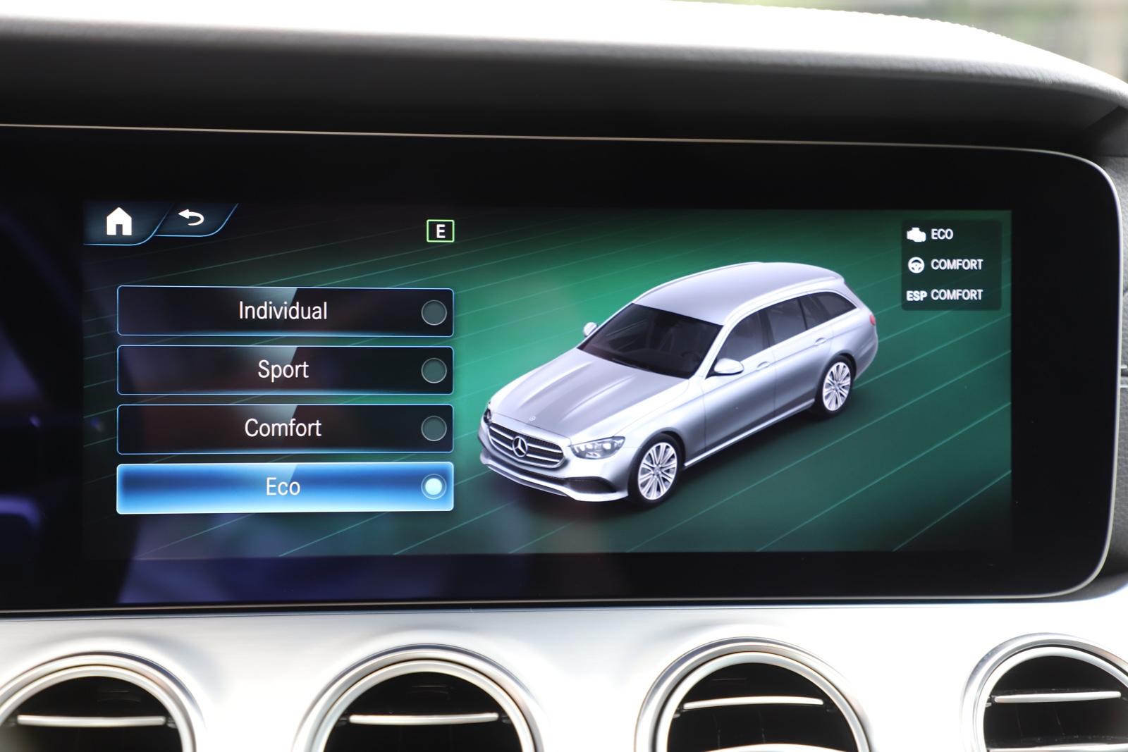 Mercedes-Benz E 220d T-Modell AMG Nav Burmesteri Distronic AHK