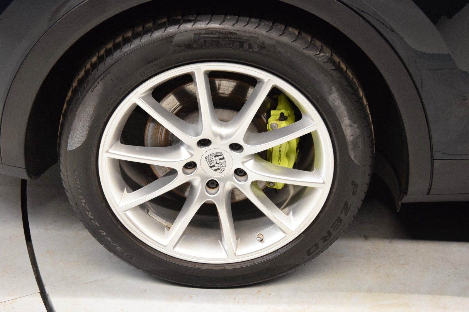 Fahrzeugabbildung Porsche Cayenne E-Hybrid Pano. ACC Matrix. Bose Approv.