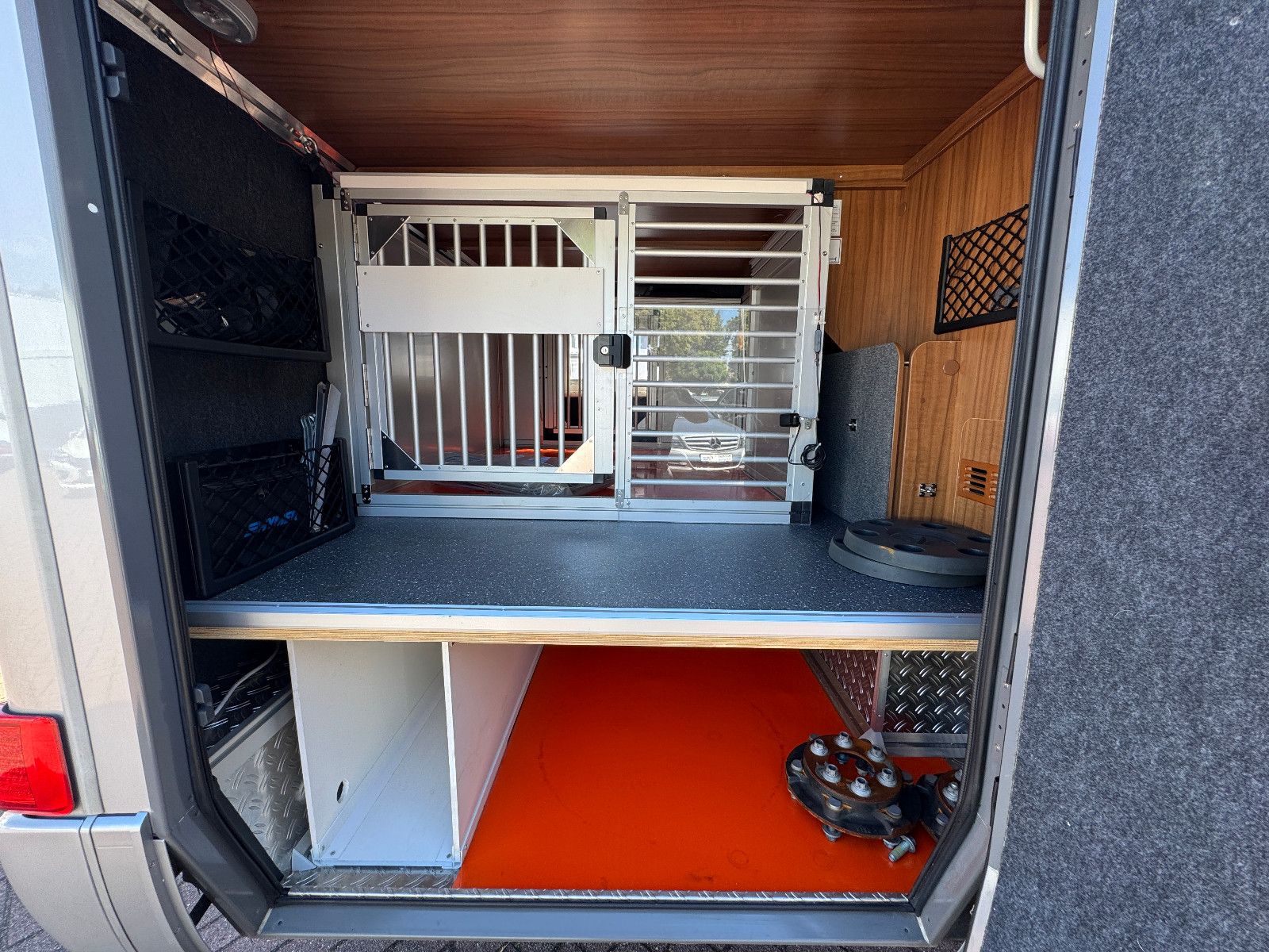 Fahrzeugabbildung HYMER / ERIBA / HYMERCAR B-KLASSE 680 STARLINE MB 3.0 D V6 HYD HÜBSTÜTZEN