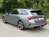 Skoda 2.0TSi 195kW RS DSG NAVI DCC PADACH eHK LM19"AHK - Skoda Jahreswagen: Automatik