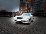 Mercedes-Benz E500 W211  V8 Power  M113 ... - Mercedes-Benz E 500 in Hamburg