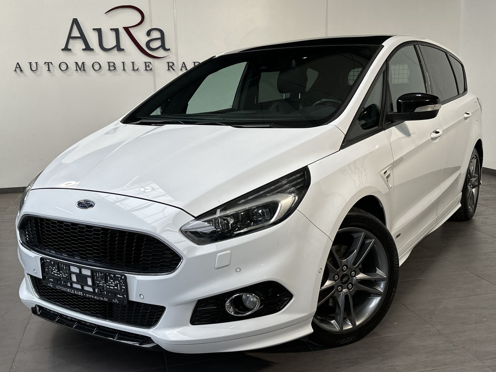 Fahrzeugabbildung Ford S-MAX 2.0 EB Aut. AWD ST-Line NAV+LED+ACC+PANO