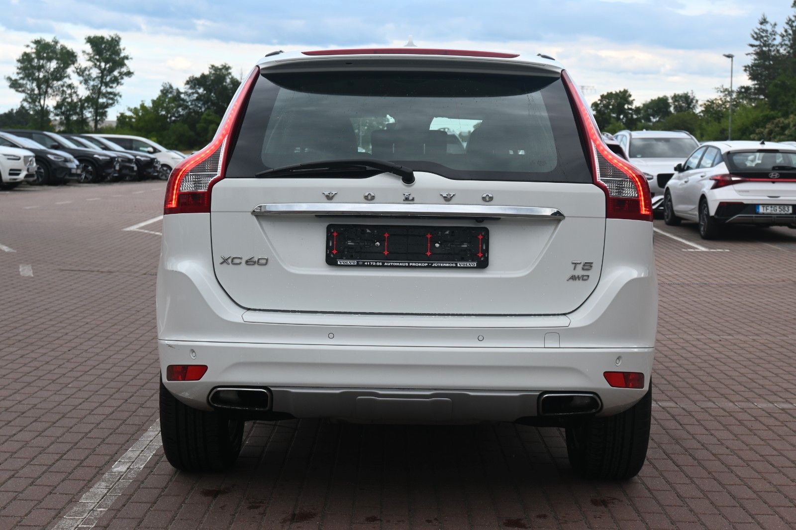 Fahrzeugabbildung Volvo XC60 T5 AWD Autom. Summum *FSHZG*RFK*XEN*LEDER*