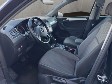 Volkswagen Tiguan - 10