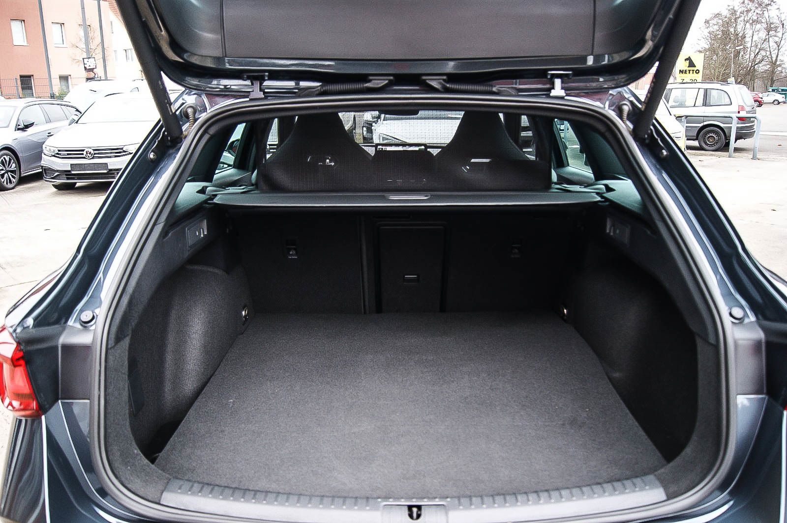 Fahrzeugabbildung CUPRA Leon Sportstourer e-HYBRID VIRTUAL ACC XL 1HAND