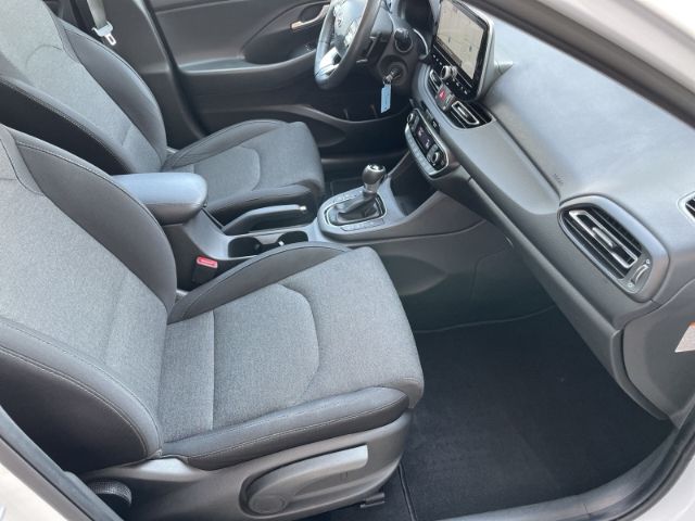 Fahrzeugabbildung Hyundai i30 cw 1.6 CRDi Mild-Hybrid Trend Autom. Navigat