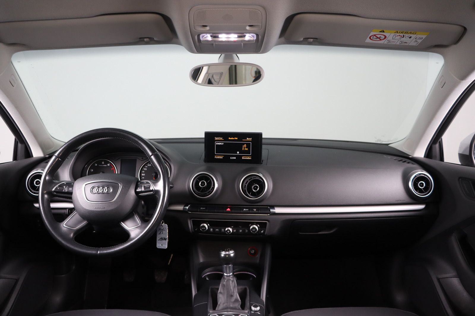 Fahrzeugabbildung Audi A3 1.4 TFSI Ambiente Sportback * Navi * Bi-Xenon