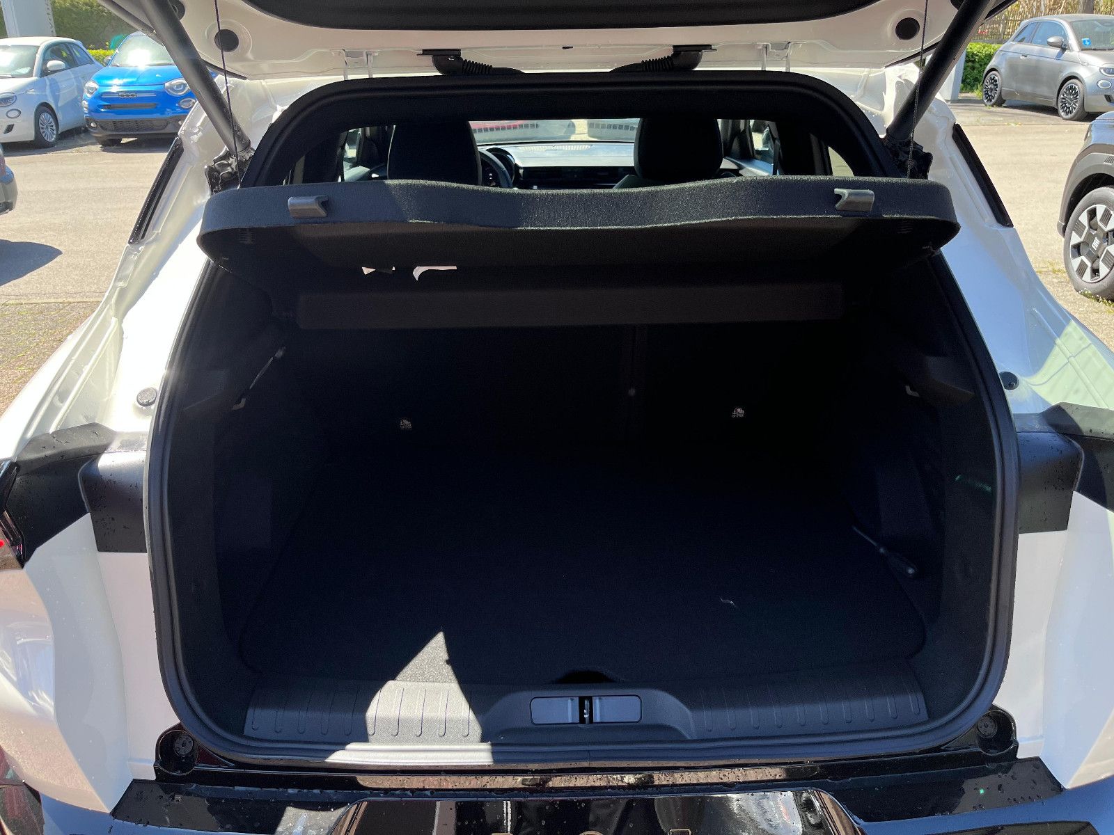 Fahrzeugabbildung Alfa Romeo Junior Ibrida 1.2 VGT 48V-Hybrid 107 kW Ti