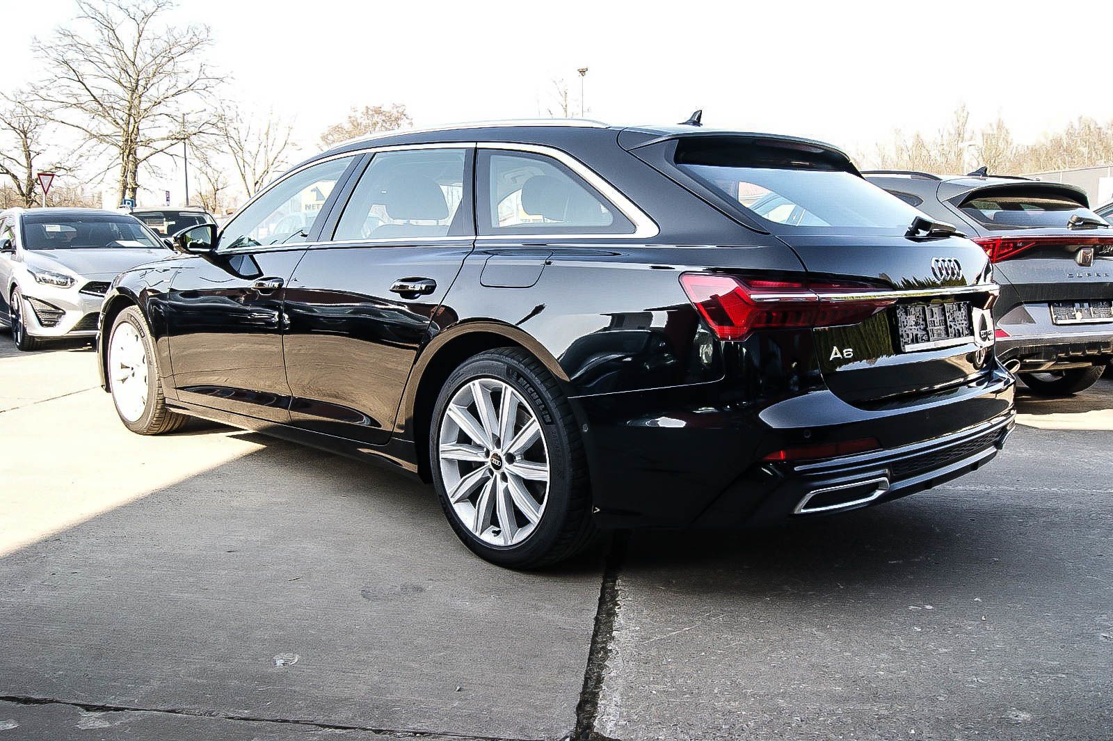 Fahrzeugabbildung Audi A6 Avant 50 TFSI e quattro S-LINE MATRIX ANHZV