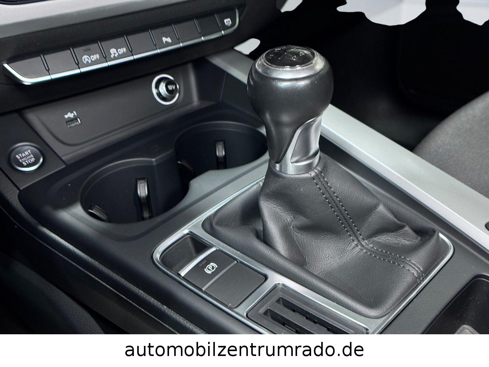 Audi A4 Avant 35 TFSI Buisness LED PDC v+h MMI Plus