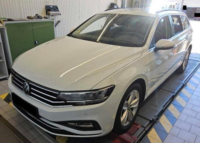 Volkswagen Passat Variant Business 4Motion*1.Hd*AHK*Massage