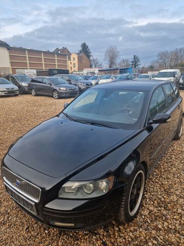 Volvo V50 Kombi 2.0 D  !Anlasser defekt!