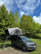 Volkswagen Caddy Maxi mit Dachzelt & Campingbox  - Offers