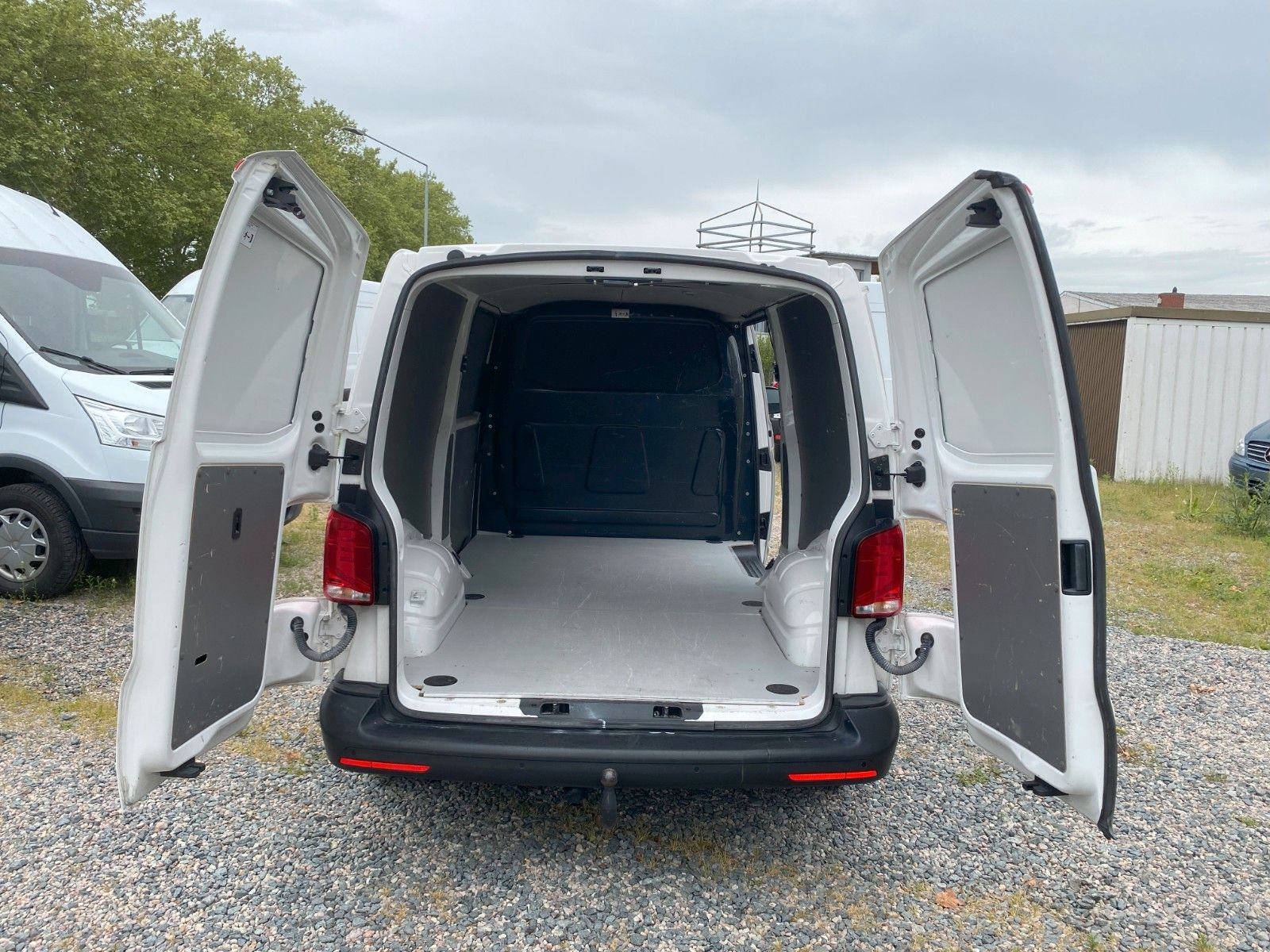 Fahrzeugabbildung Volkswagen T6.1 Transporter Kasten lang ,AHK,SHZ,SHg