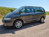 Renault Espace 2.0 16V Alufelgen 7 Sitzer - Renault Espace mit Benzin-Antrieb: Kleinbus, 16v