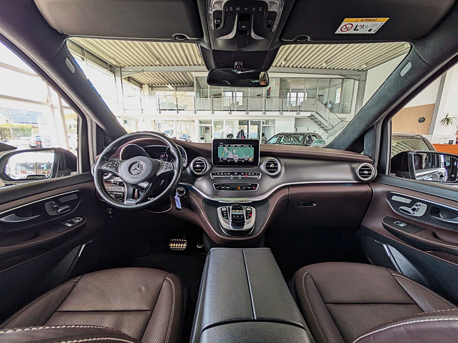 Fahrzeugabbildung Mercedes-Benz V 250d AMG 4M LANG 6 SITZE VIP SHUTTLE MEGAVOLL!