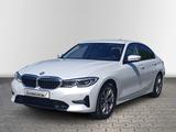 BMW 320 i Lim. Sport Line*Laserlicht*Lenkradhzg.*DAB - BMW 320 mit Benzin-Antrieb: Limousine, 320i