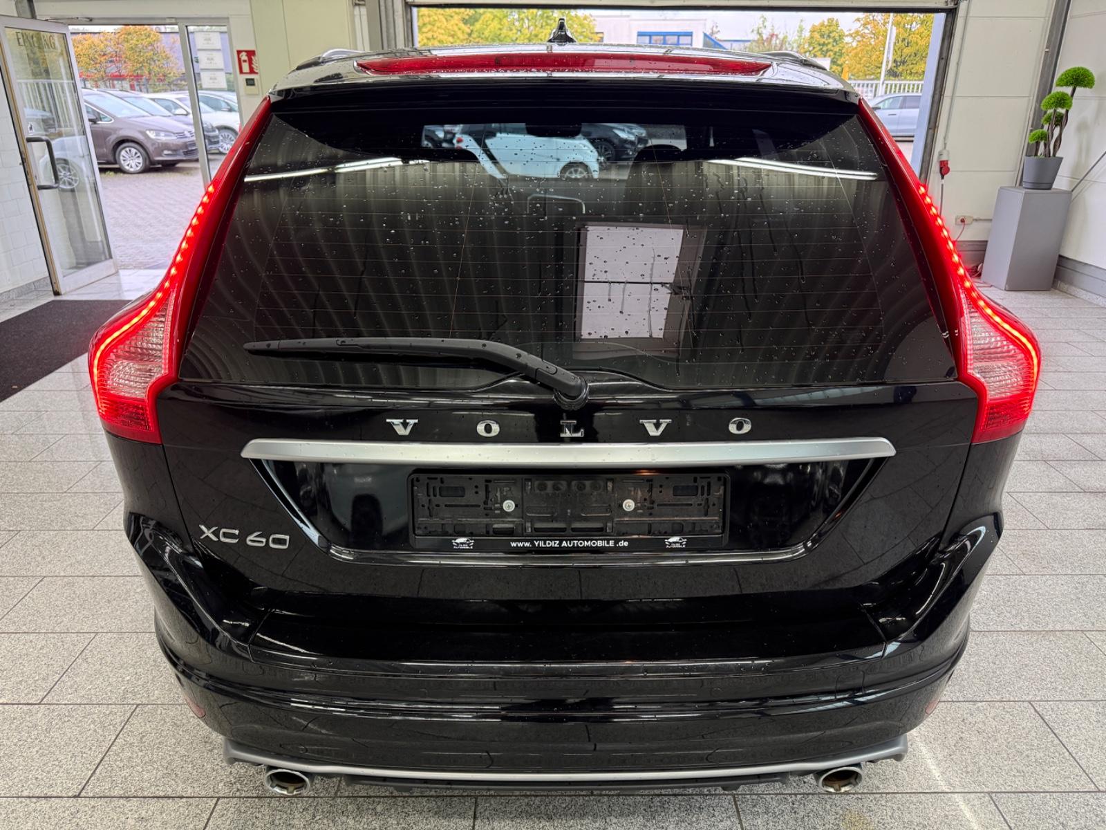 Volvo XC60 2.0 D4*MOMN*R-DSGN*2WD*ACC*PAN*CAM*BI-XN*AH