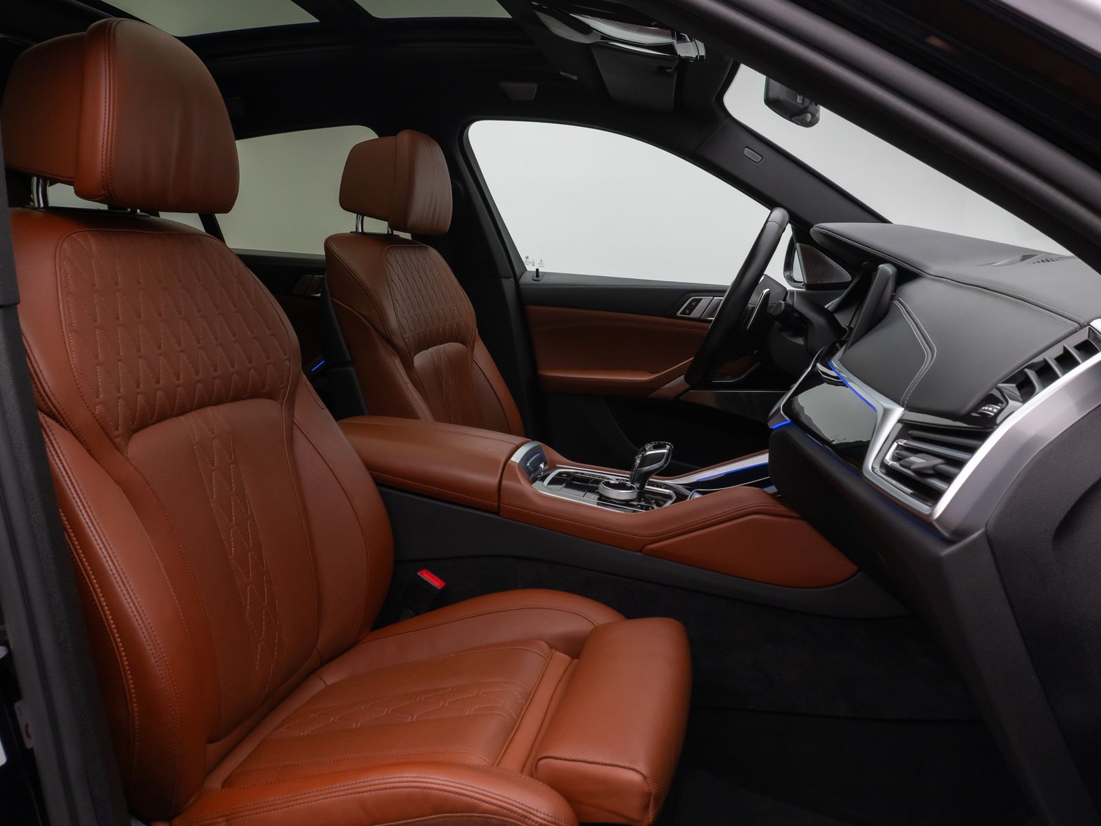 Fahrzeugabbildung BMW X6 M50i Panorama360°Laser Massage HUD B&W 22Zoll