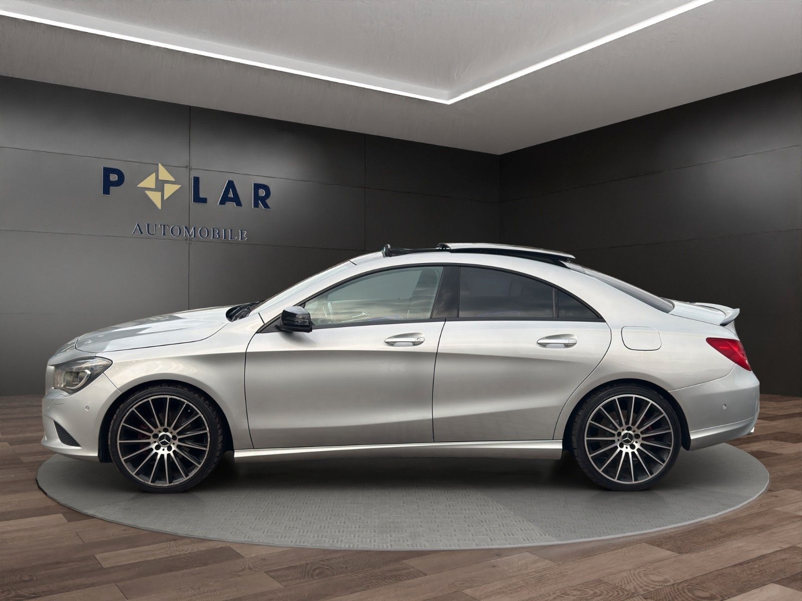 Fahrzeugabbildung Mercedes-Benz CLA 180 Pano/Automatik/Bi-Xen/Navi/Sitzheizung