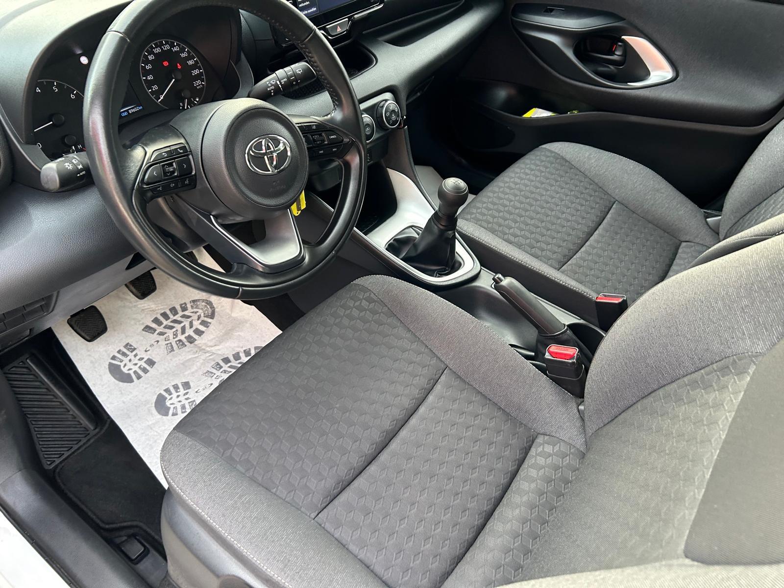 Toyota Yaris Comfort/KLIMA/KAM/APPLE CP/ACC/TÜV NEU/