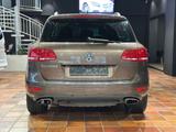 Volkswagen TOUAREG V6 ACC LEDER 12W-KOMFORTSITZE KEYLESS ST - Volkswagen Touareg: V12
