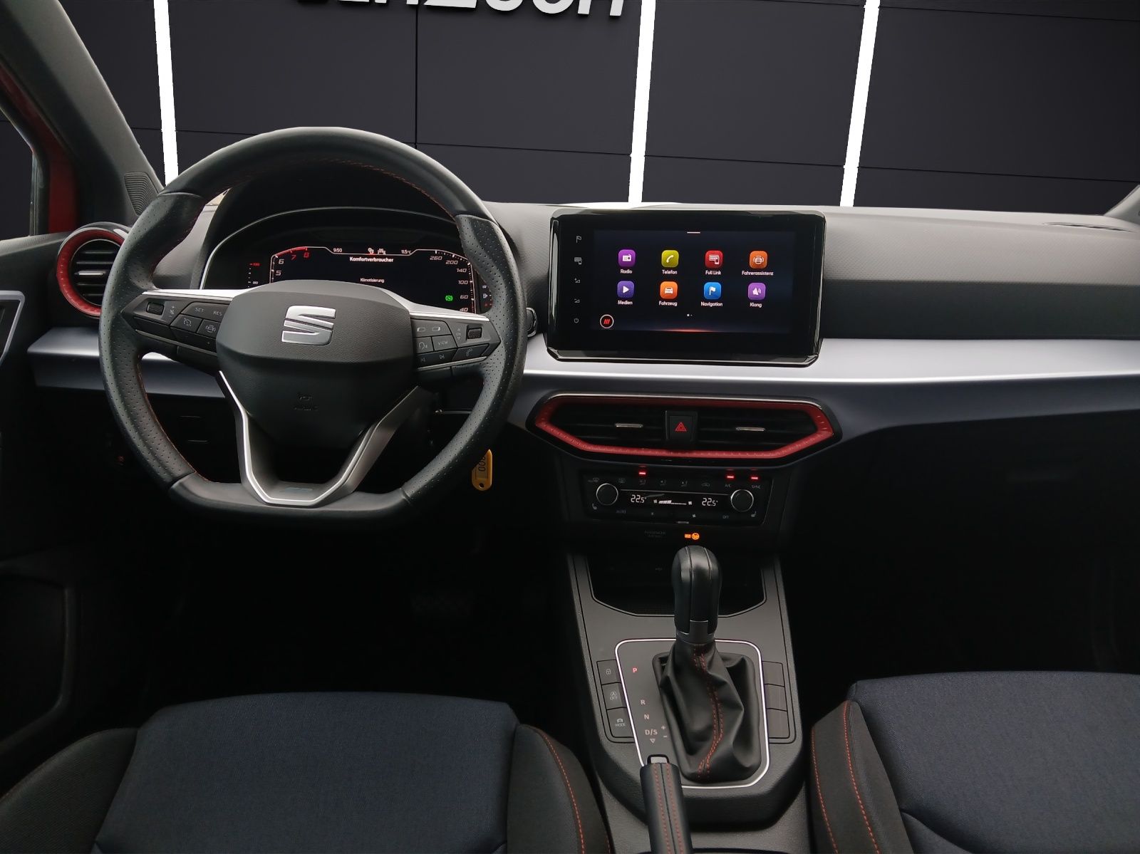 Fahrzeugabbildung SEAT Ibiza TSI FR-Line DSG LED Navi AID GRA PDC SH