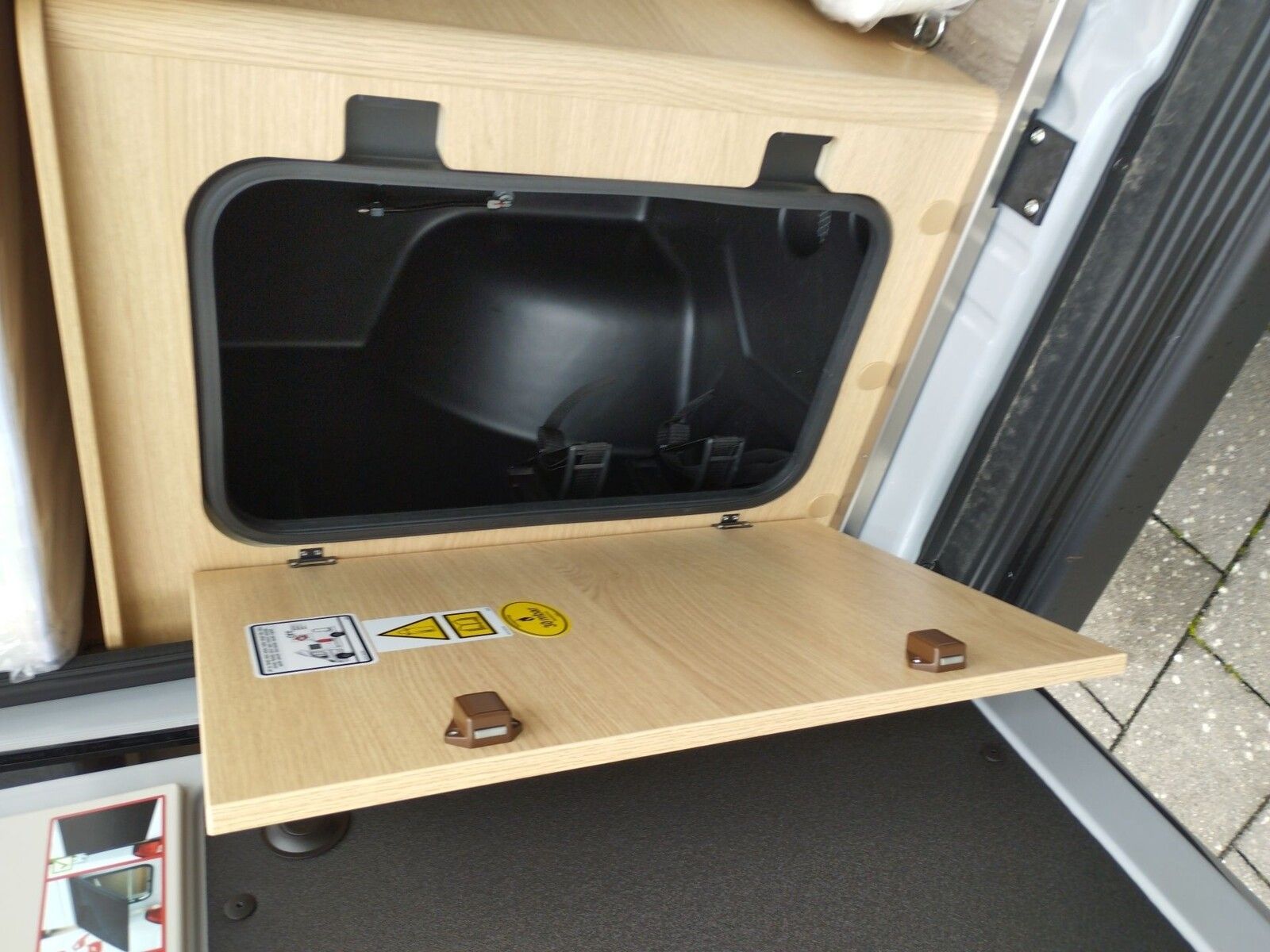 Fahrzeugabbildung Sunlight Adventure Cliff 600 Automatik, Dörr Edition, LTE