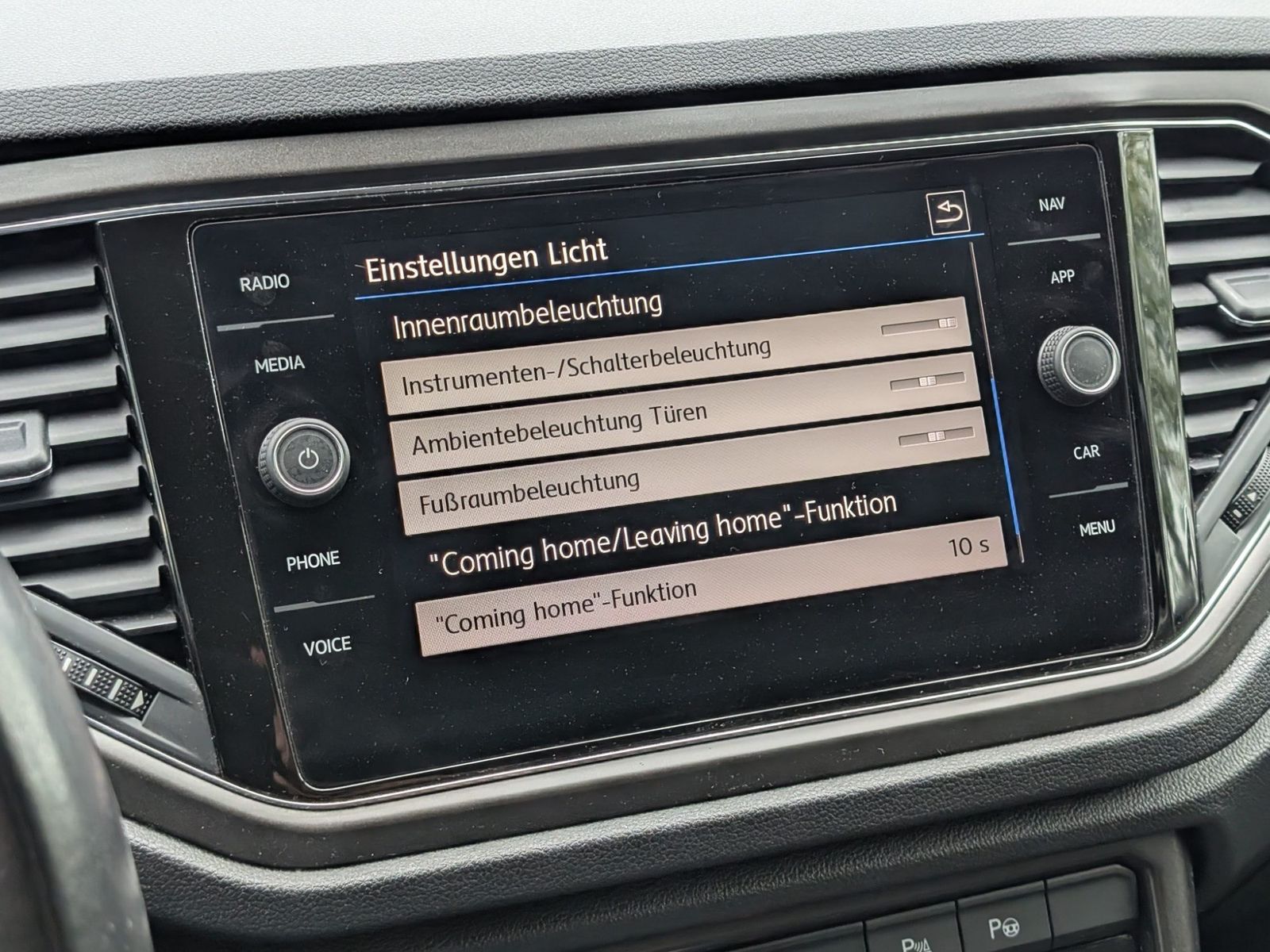 VW T-Roc 2.0 TDI Style Automatik Navi ACC – Bild 22