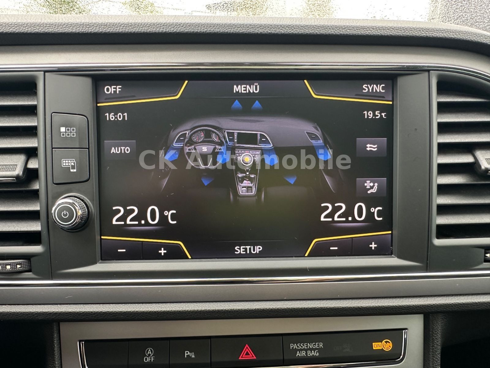 Fahrzeugabbildung SEAT Leon ST Style Automatik/Navi/Pano/Klimaa/LED/AHK