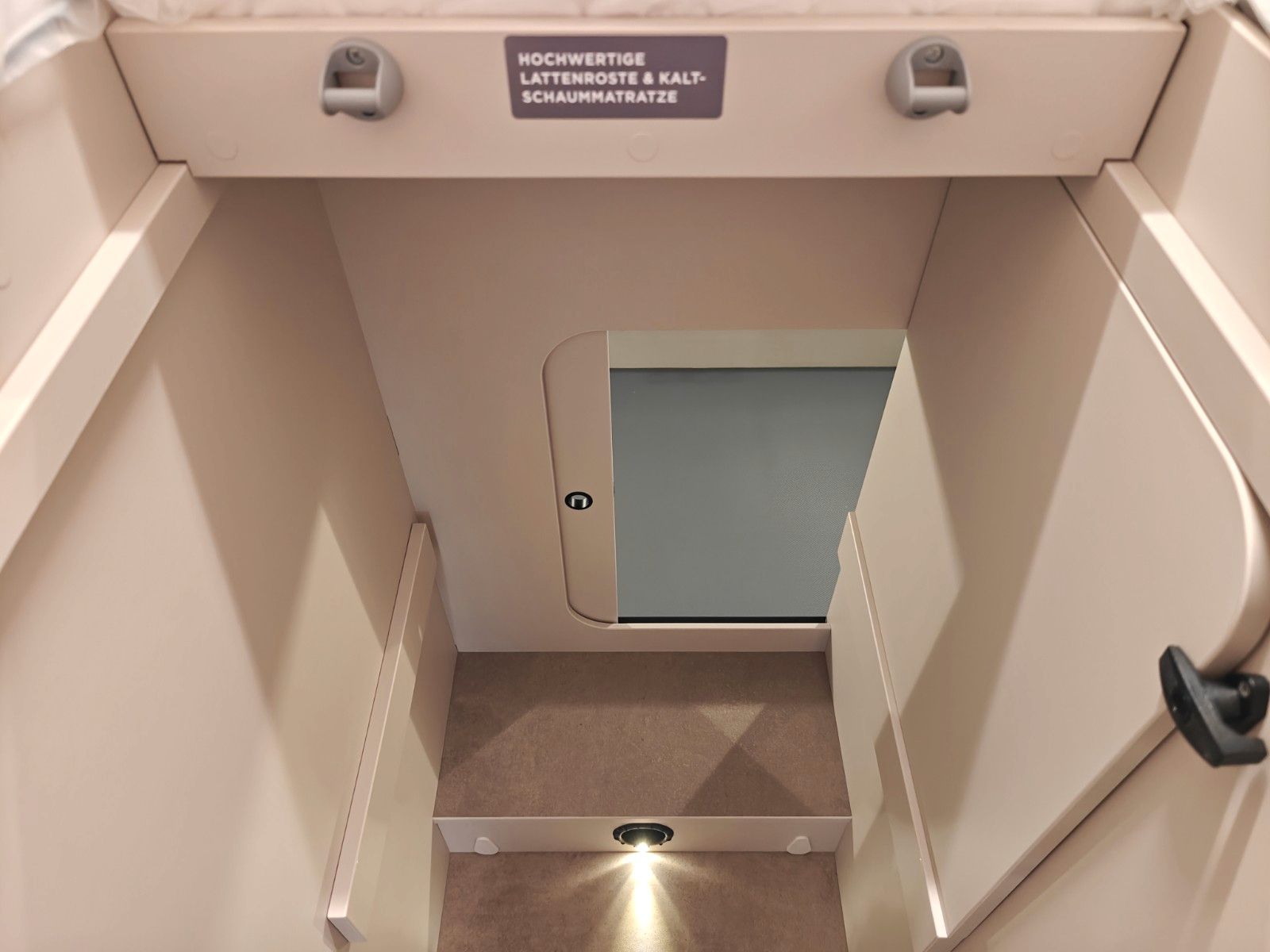 Fahrzeugabbildung LMC Tracer V 670 - Tracer Van Paket, 140PS, MJ2026 -