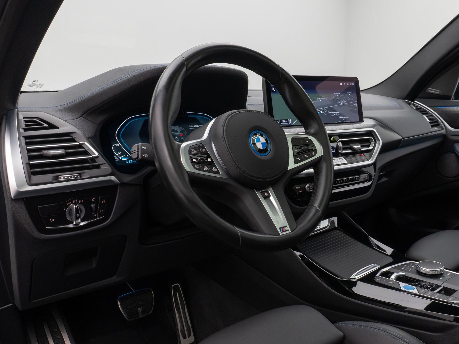 Fahrzeugabbildung BMW iX3 Impressive M Sport Panorama 360°HUD DAB H/K