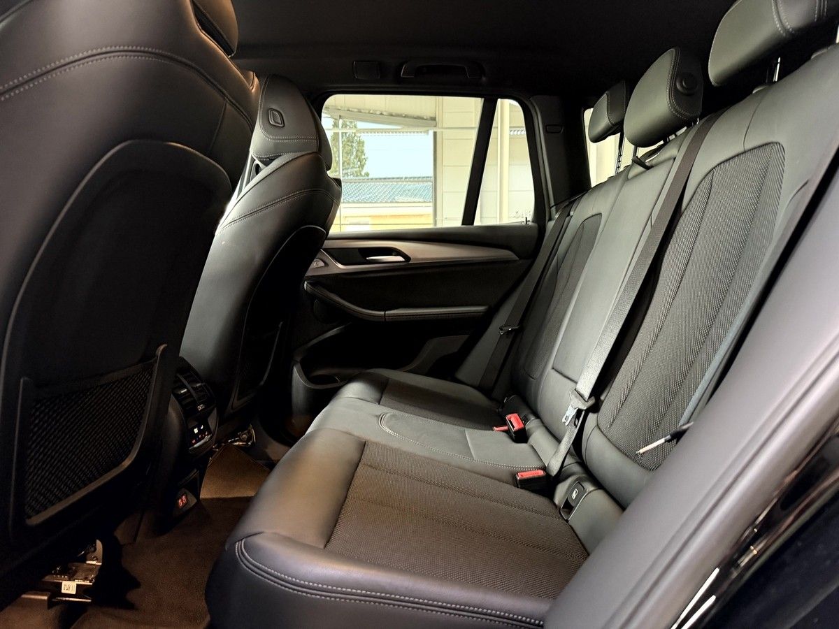 BMW X3  20d xDrive Advantage LED Navi RCAM AHK  foto 11