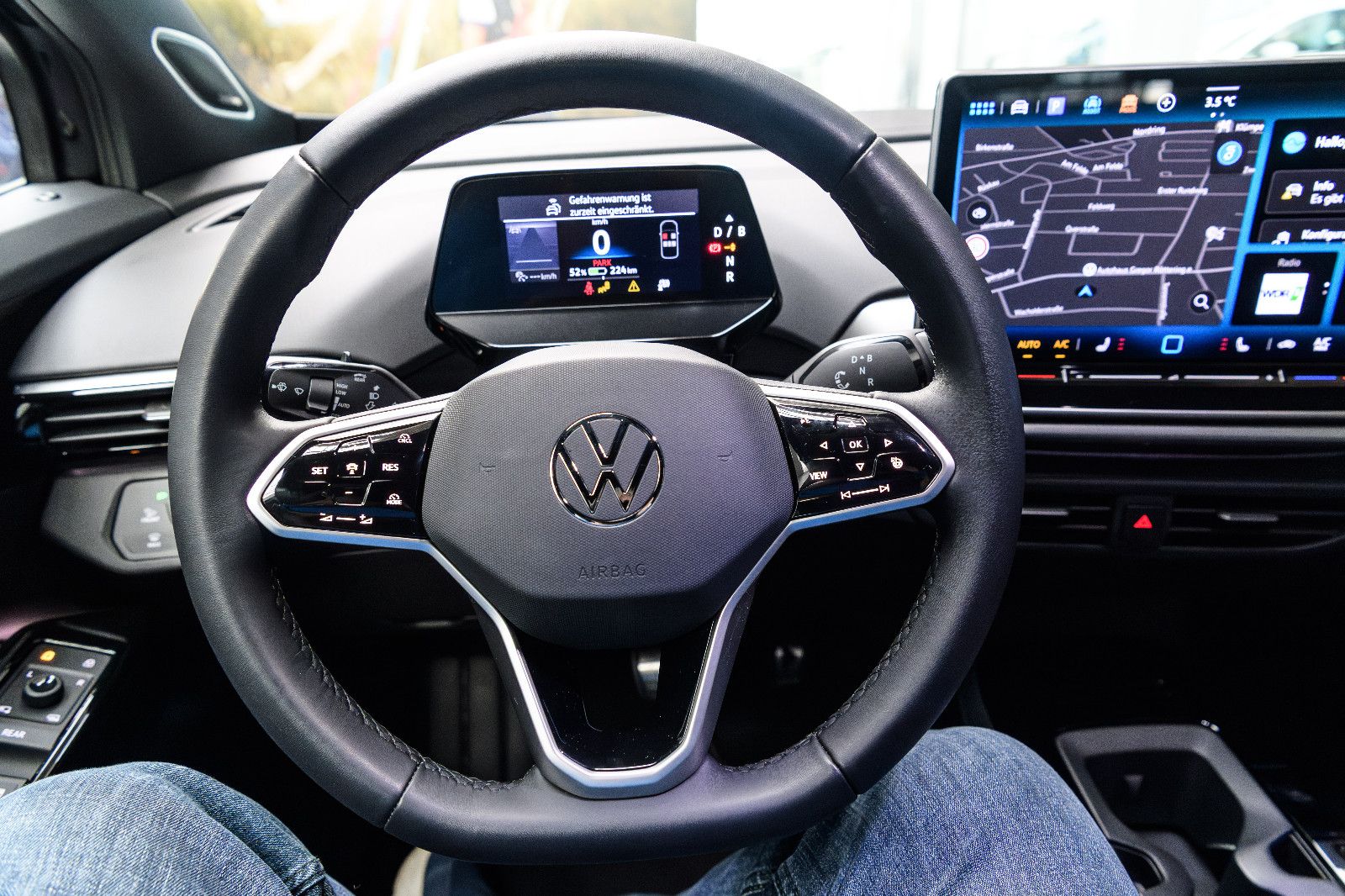 Fahrzeugabbildung Volkswagen ID.4 Pro IQ-LED+AHK+NAV+HUD+WÄRMEPUMPE+H&K+ACC