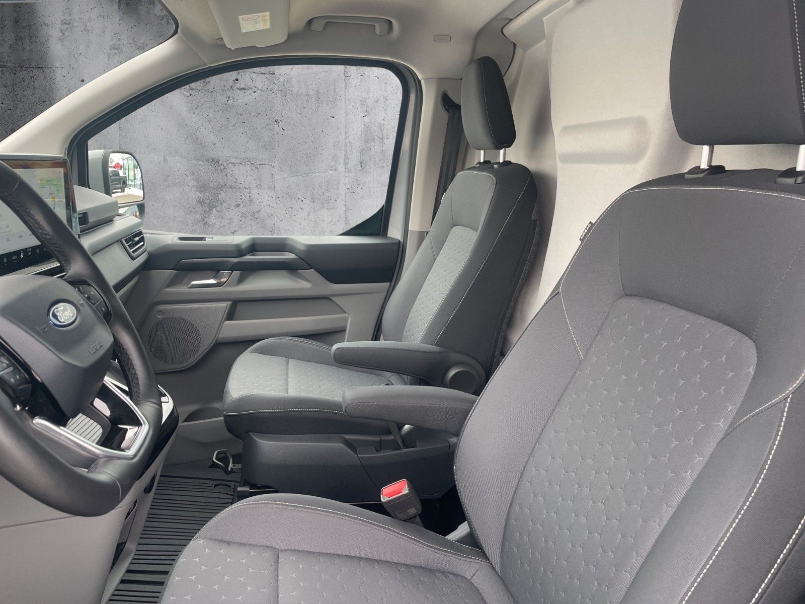 Fahrzeugabbildung Ford Transit Custom Kasten 320 L1 Limited AWD