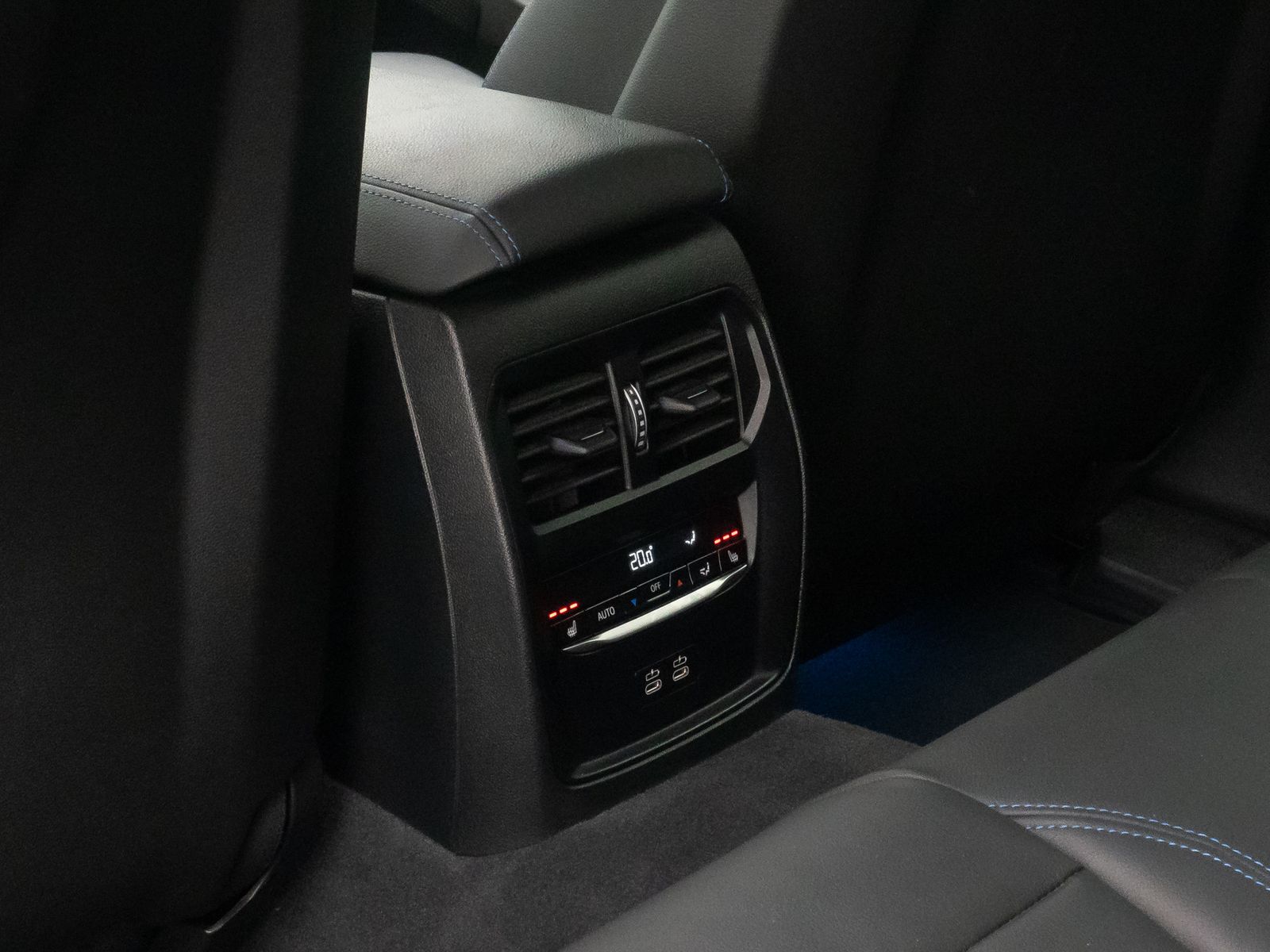 Fahrzeugabbildung BMW i4 M50 360° HUD AHK DAB Alarm H/K Komfort 18Zoll