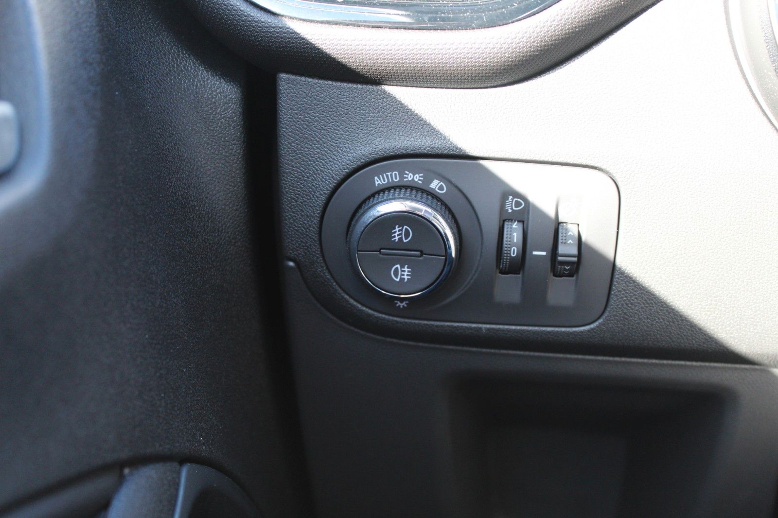 Fahrzeugabbildung Opel Crossland Elegance Allw.*Navi*Kamera*Sitzh.