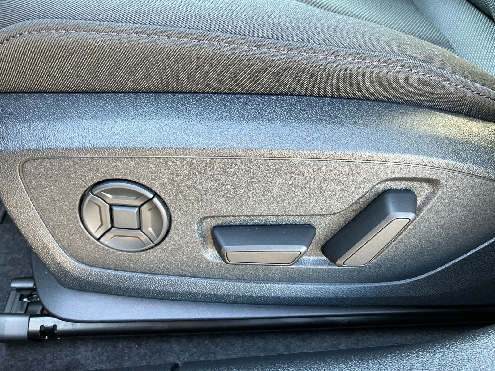Fahrzeugabbildung Audi A3 Sportback 35 TDI advanced S tronic  LED  Navi