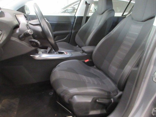 Fahrzeugabbildung Peugeot 308 Allure 1.2T NAVI/LED/PDC/TEMPOMAT