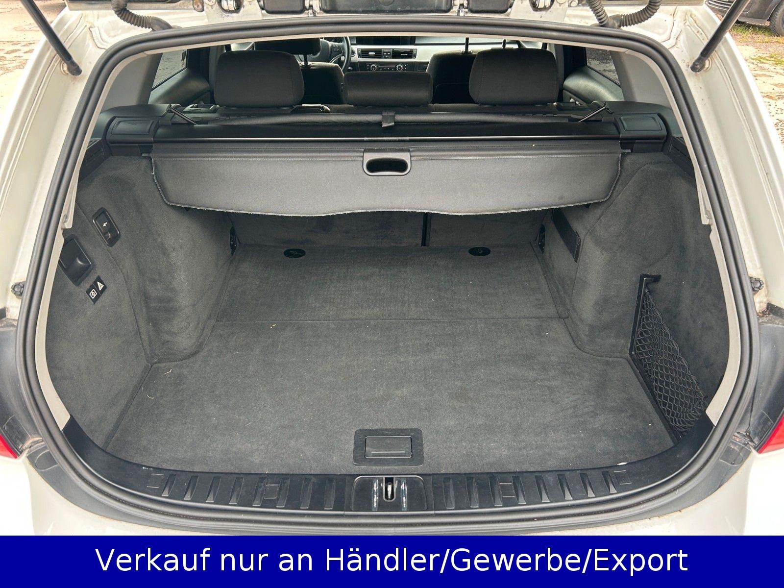 BMW 320 2011 — photo 8